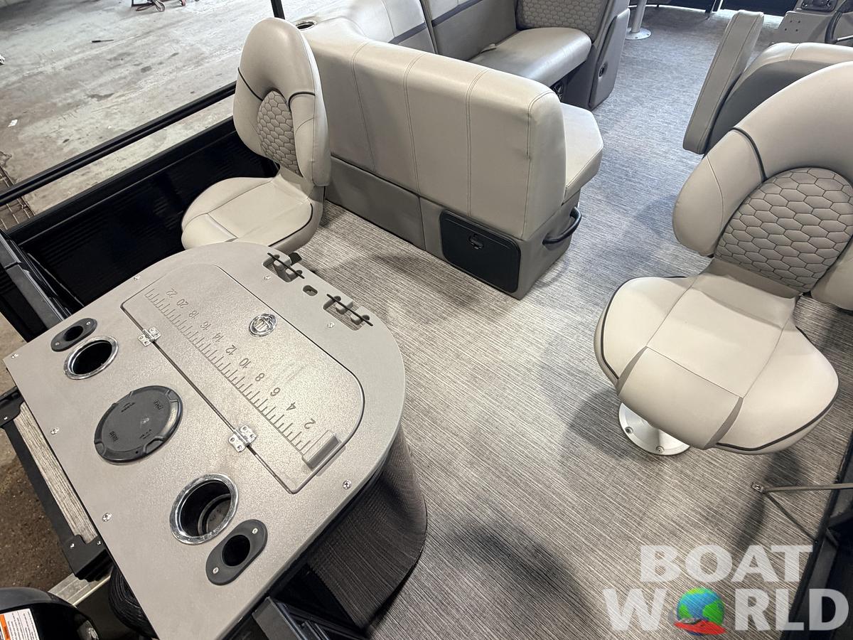 Used 2023 Apex Marine Qwest L818 Fish &60HP Honda 4Stroke -$27.995
