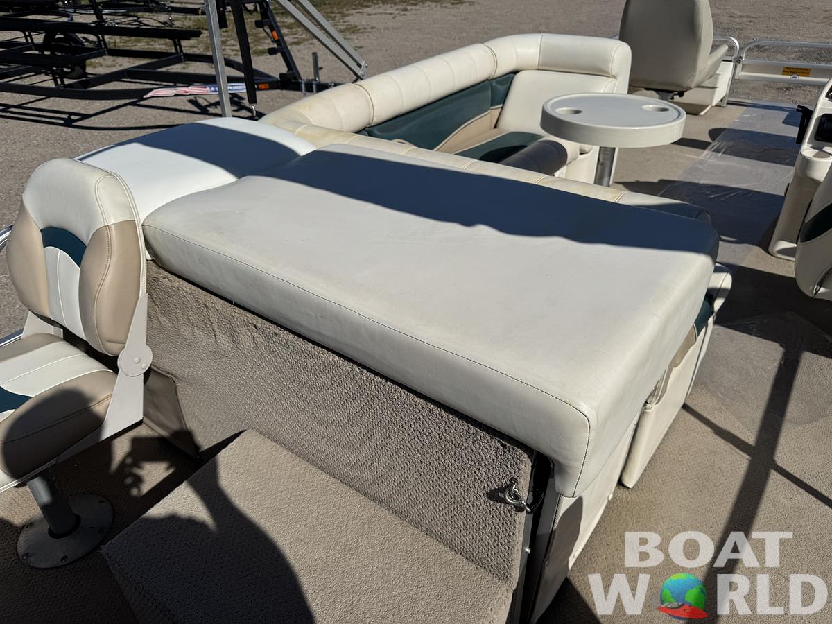Used 2004 Sweetwater 2222 DF Pontoon