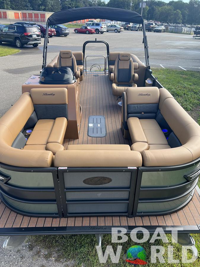 2026 Bentley Pontoons Elite 223 Admiral Quad Lounge Tritoon