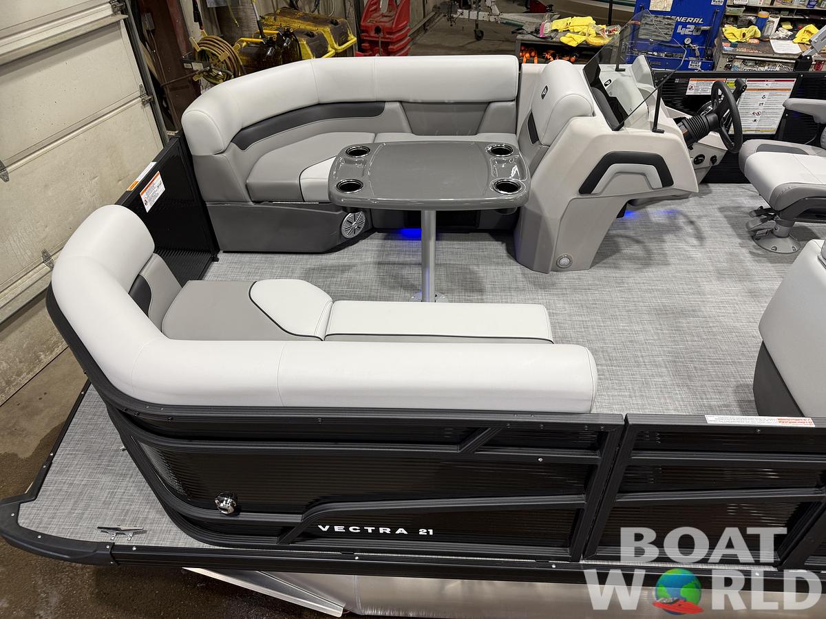 2026 Princecraft Vectra 21 RL Swingback Lounge $31995