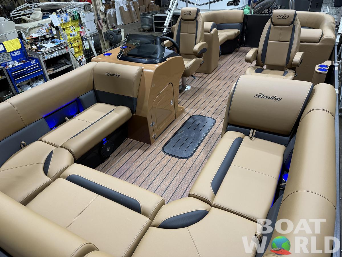 2026 Bentley Legacy 223 Navigator Quad Lounge Tritoon