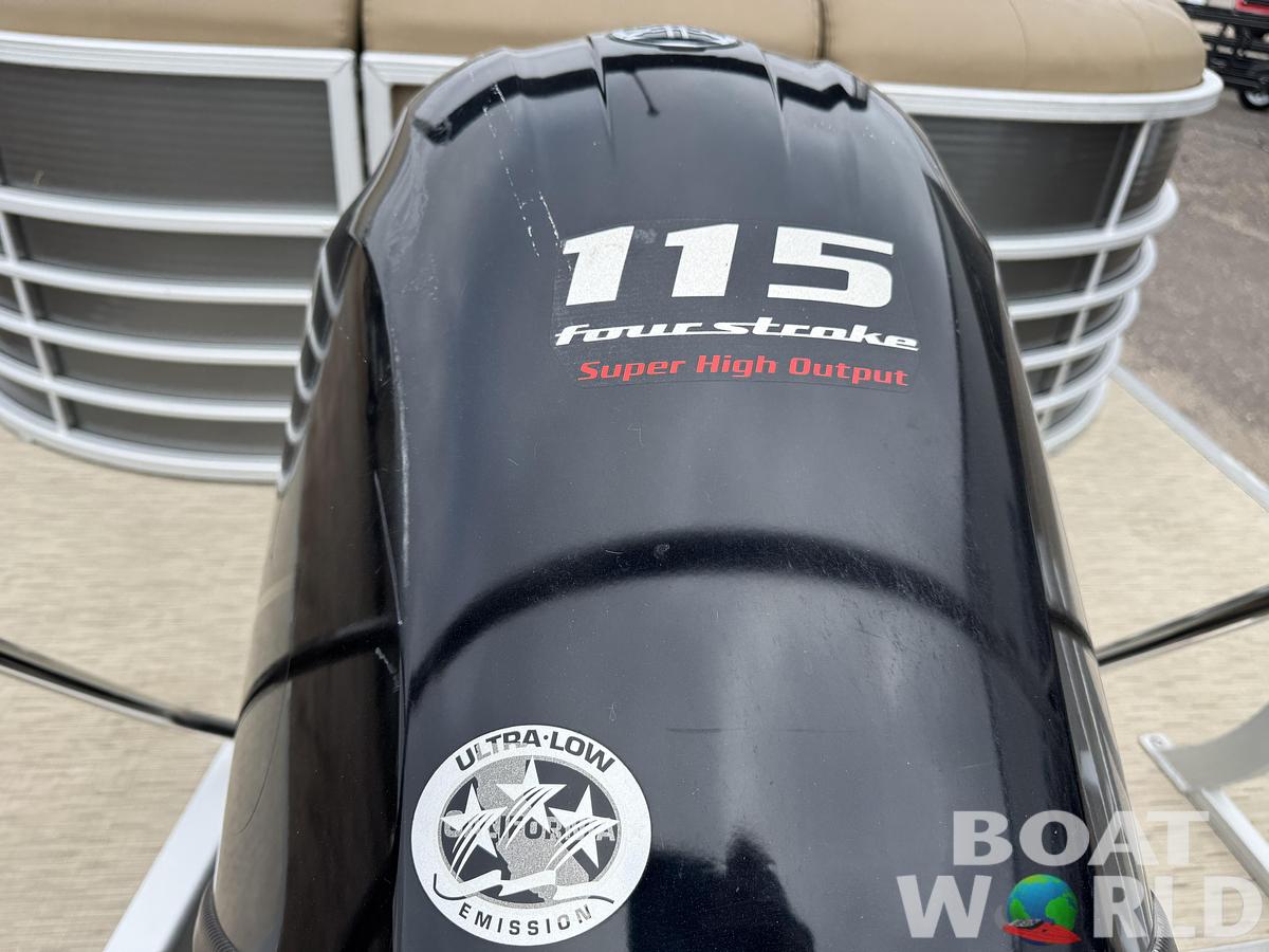 Used 2016 Bennington 2250 GSR Pontoon