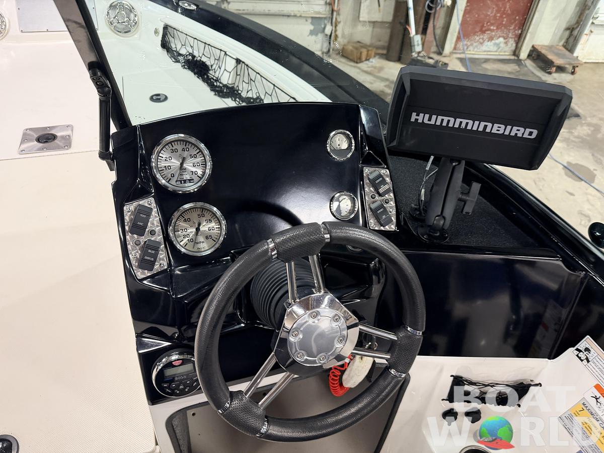 Used 2016 Larson FX 1850 DC Fiberglass Fishing Boat