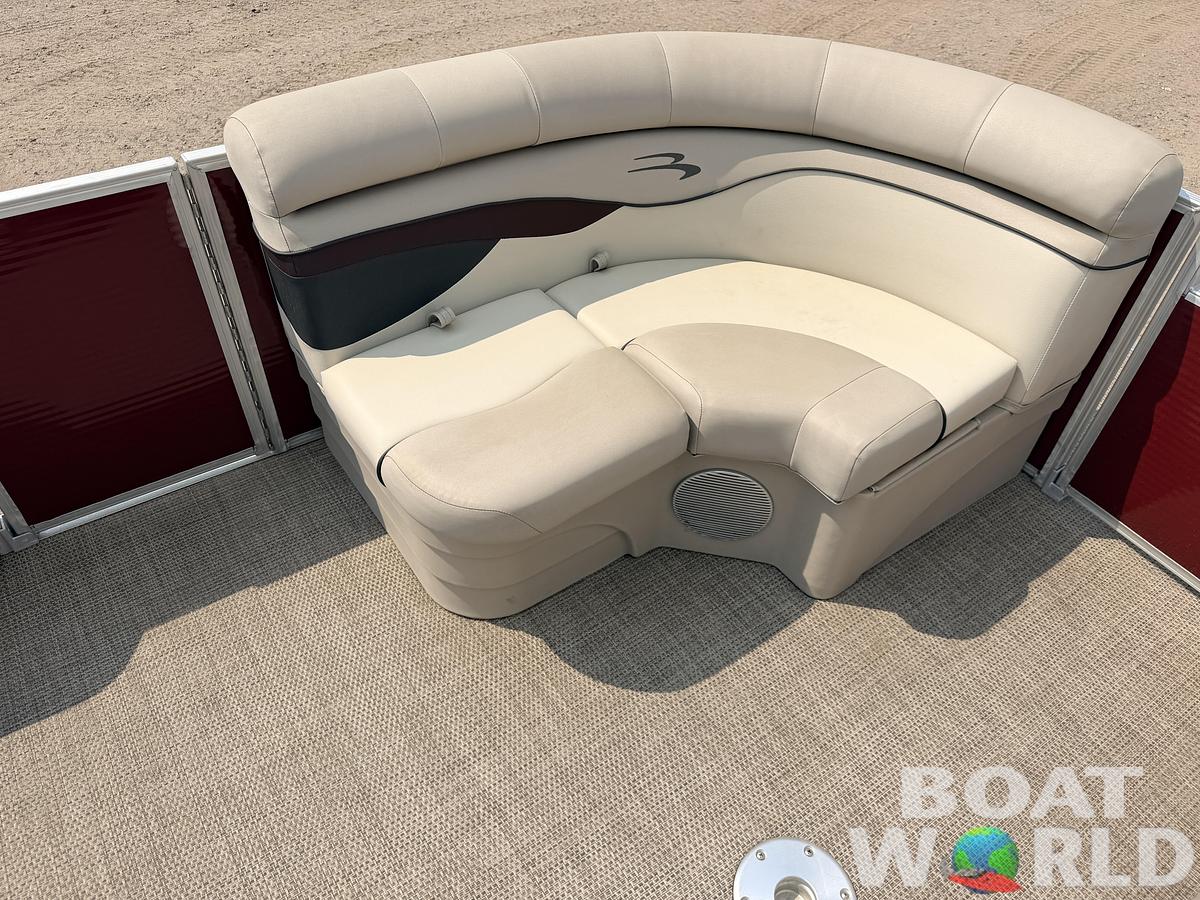 Used 2019 Bennington 21 SX Quad Lounge & Yamaha 90HP 4Stroke -$29,995