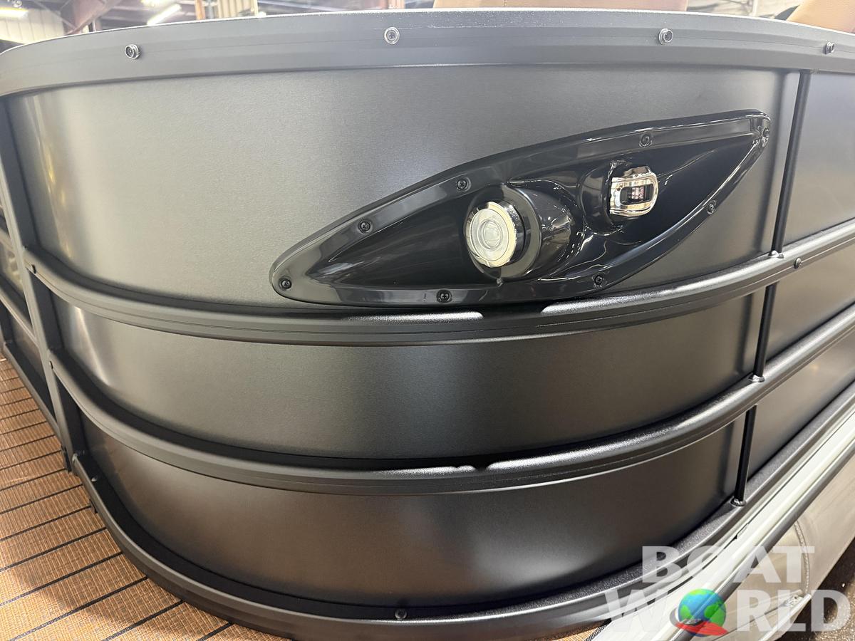 2026 Bentley Legacy 220 Navigator DL Quad Lounge $42995