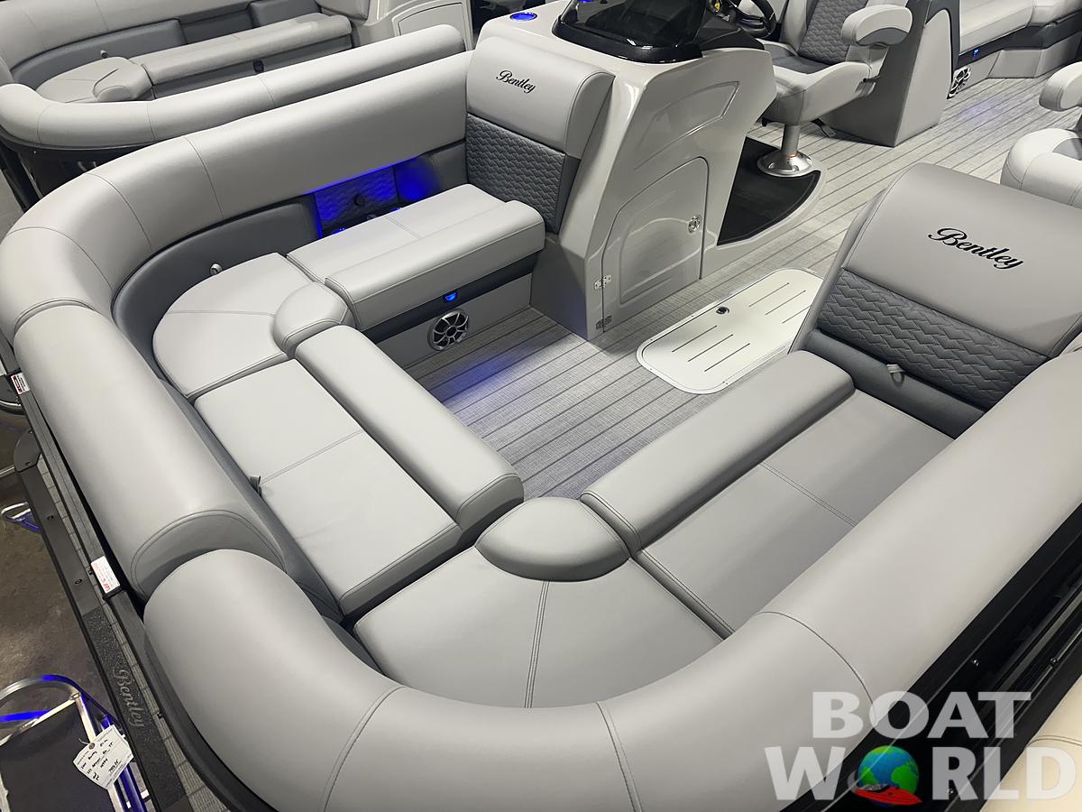 2025 Bentley Pontoons Elite 223 Admiral Quad Lounge Tritoon & Honda 4-Stroke EFI