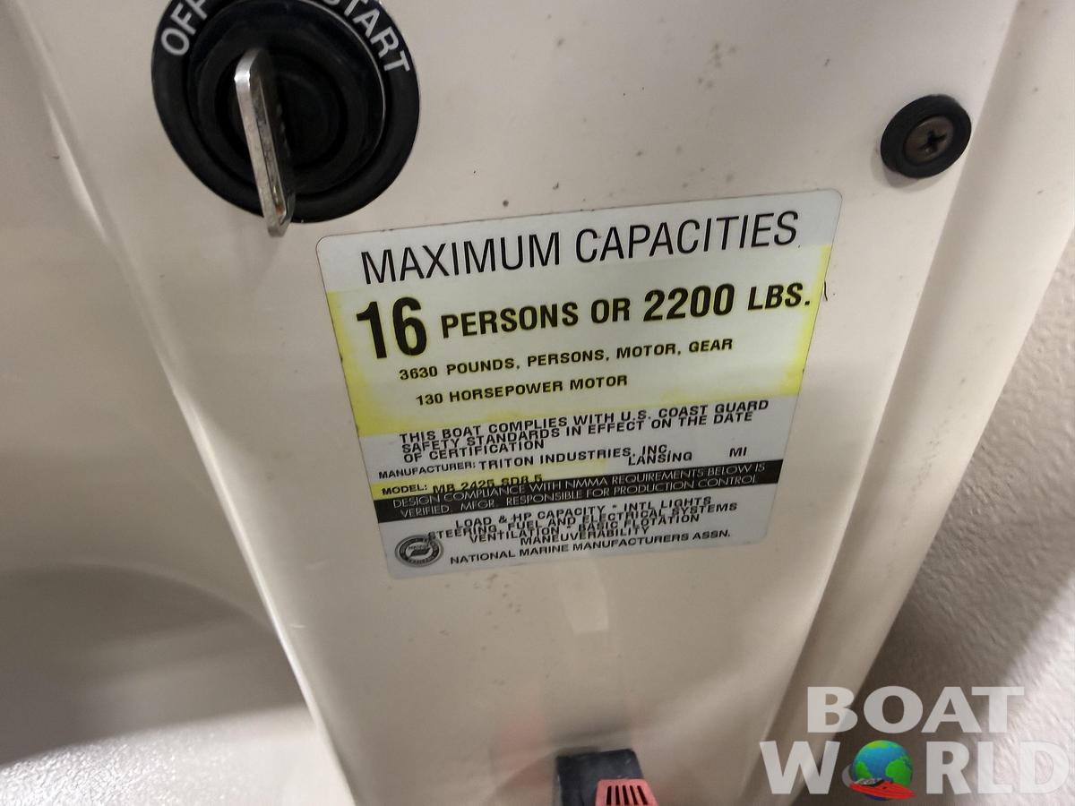 Used 2001 Manitou Legacy 240 & 2017 Mercury 4Stroke EFI $12,995