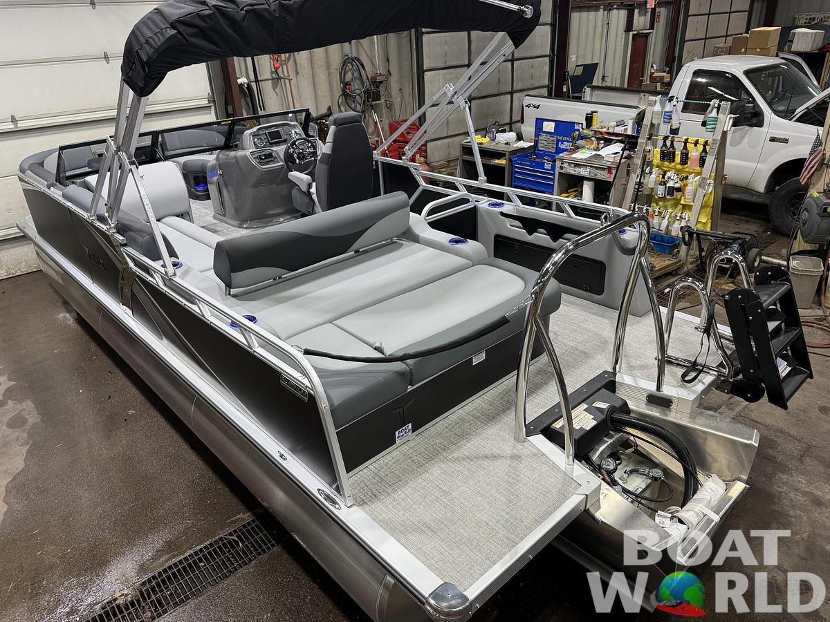 2026 Tahoe Pontoons LTZ 2385 Swingback (VRB) Windshield Tritoon