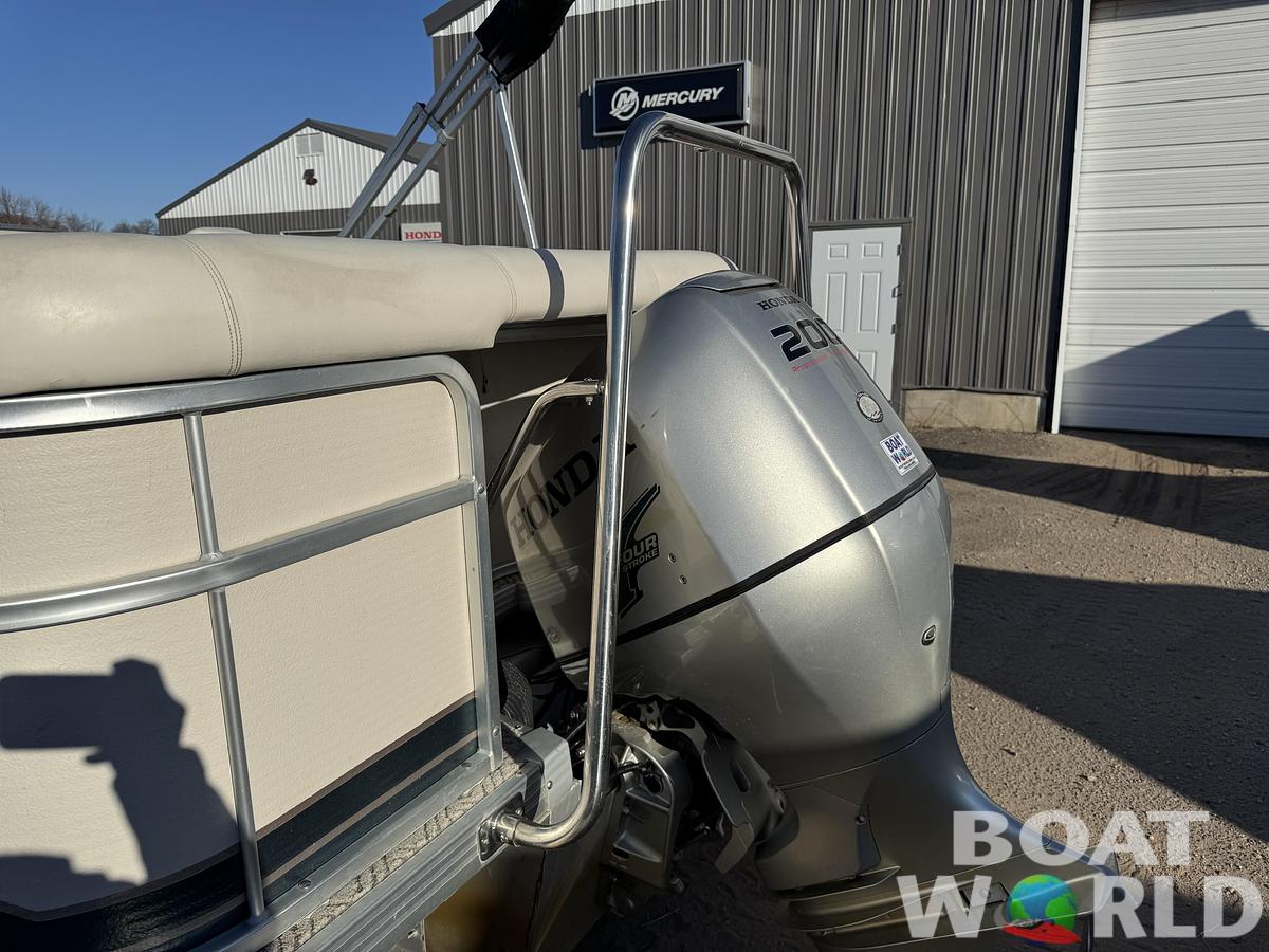 Used 2003 Premier 230 Grand Majestic Tri-toon Pontoon & 200HP Honda 4-Stroke EFI
