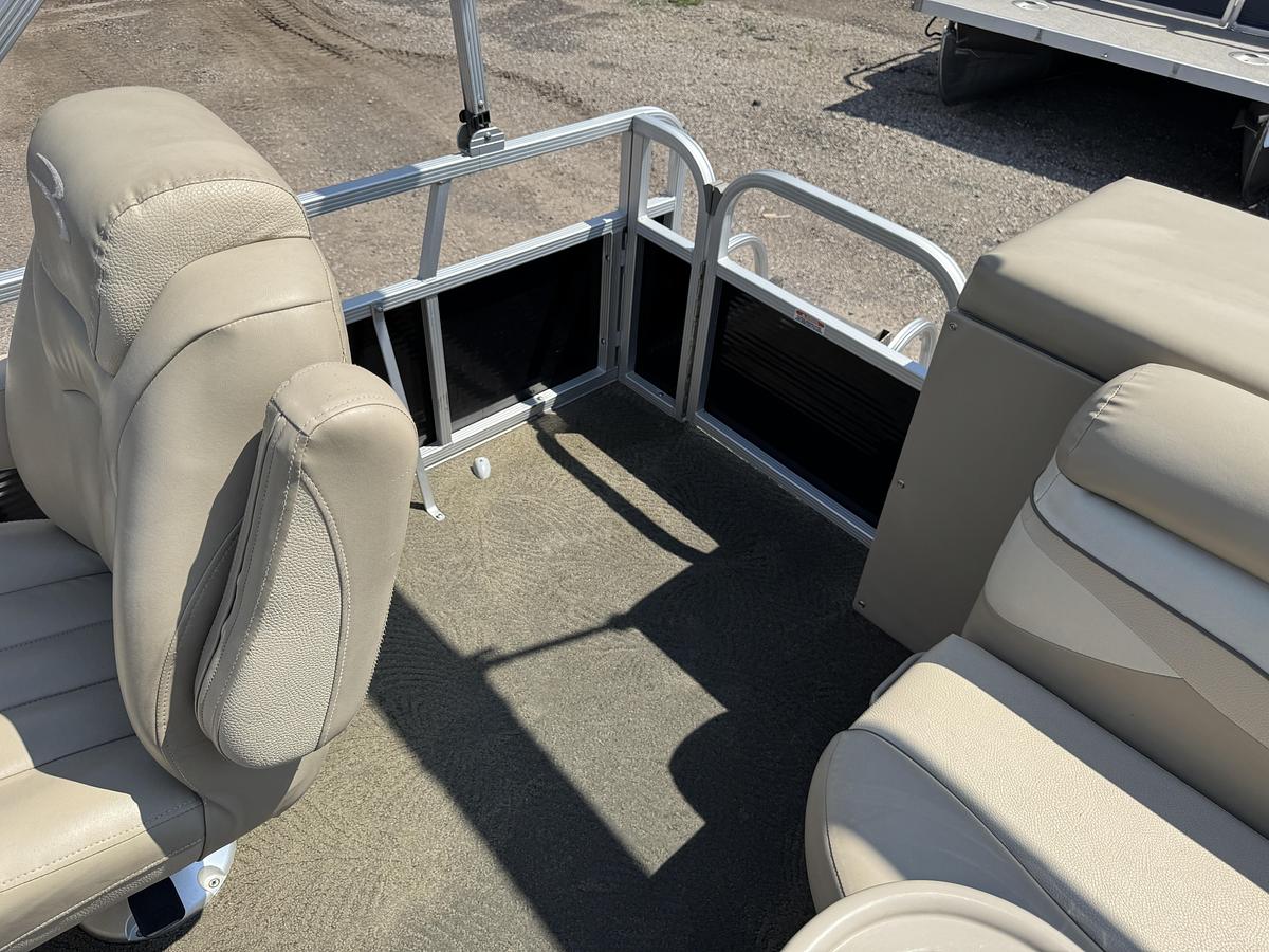 Used 2013 Bennington 17SF