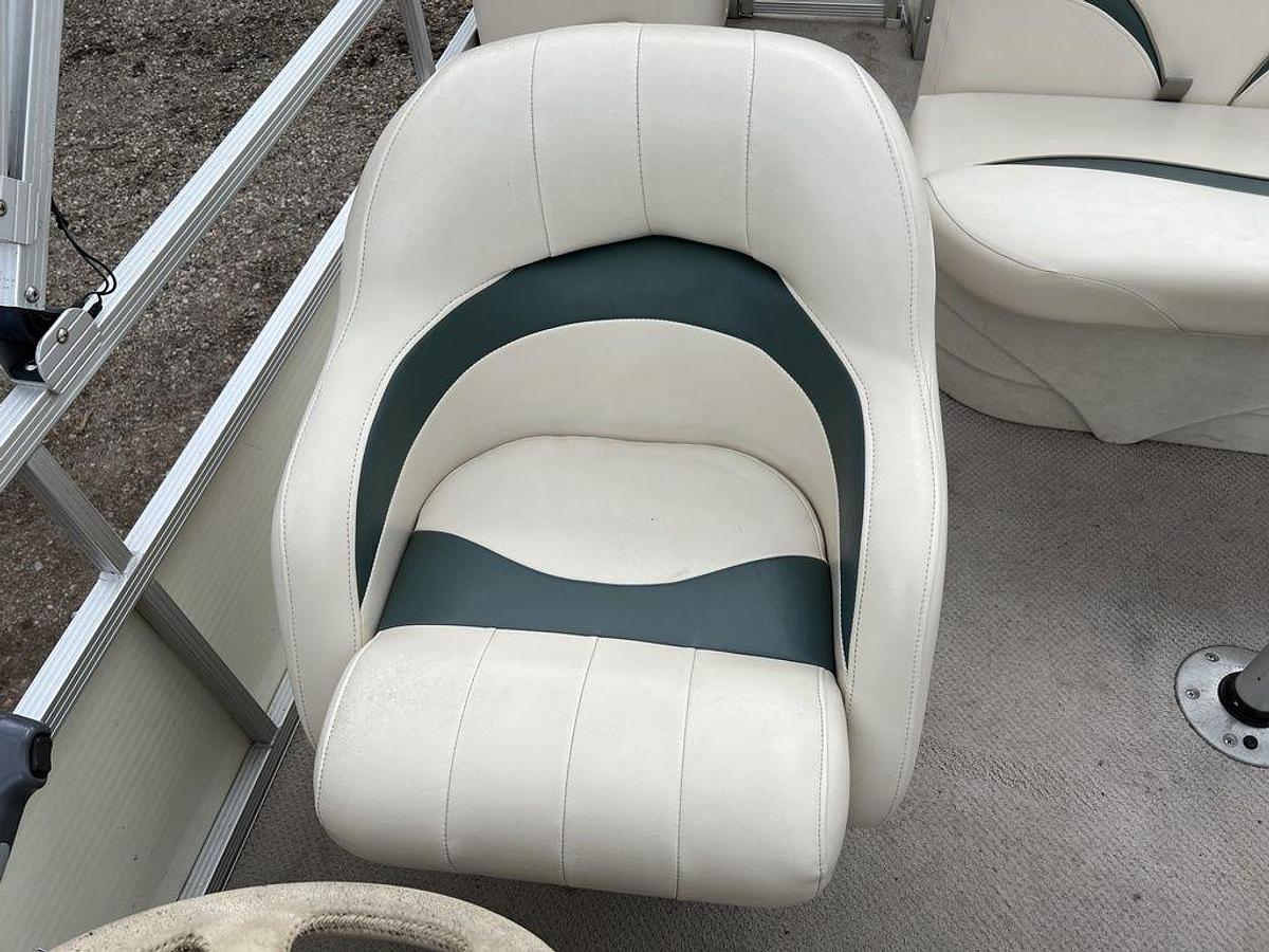 Used 2005 Bennington Sedona F21 Pontoon