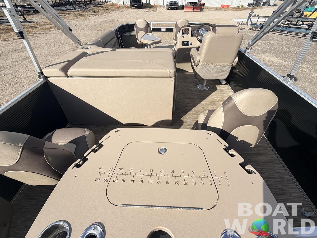 Used 2023 Bennington S20 F & 70HP Suzuki 4Stroke -$27,995