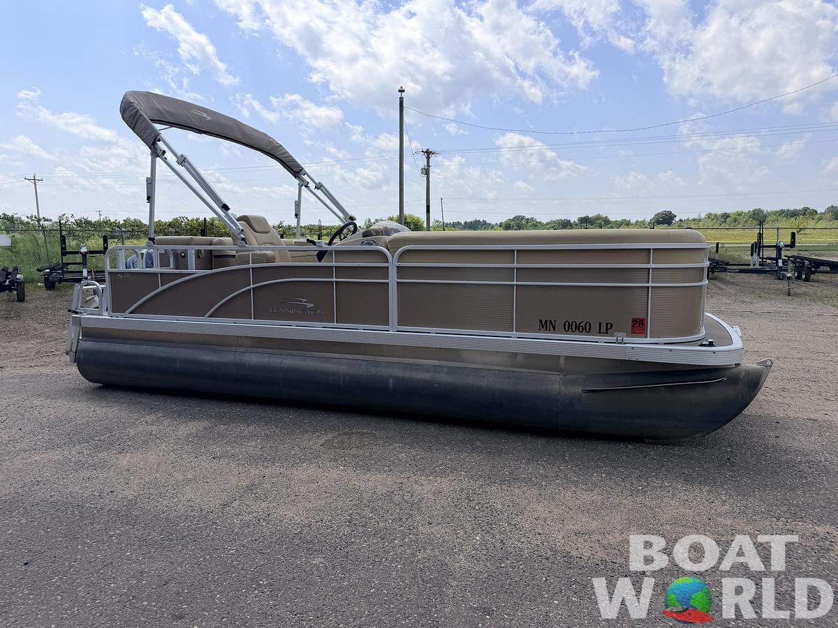 Used 2017 Bennington 208 SL & 50HP Yamaha 4Stroke -$24,995