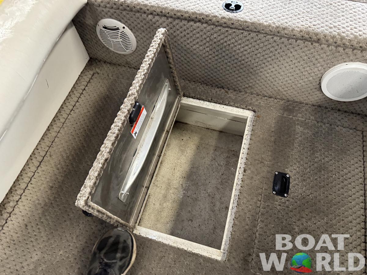 Used 2007 Lowe Suncruiser Tahiti 224 Deck Boat