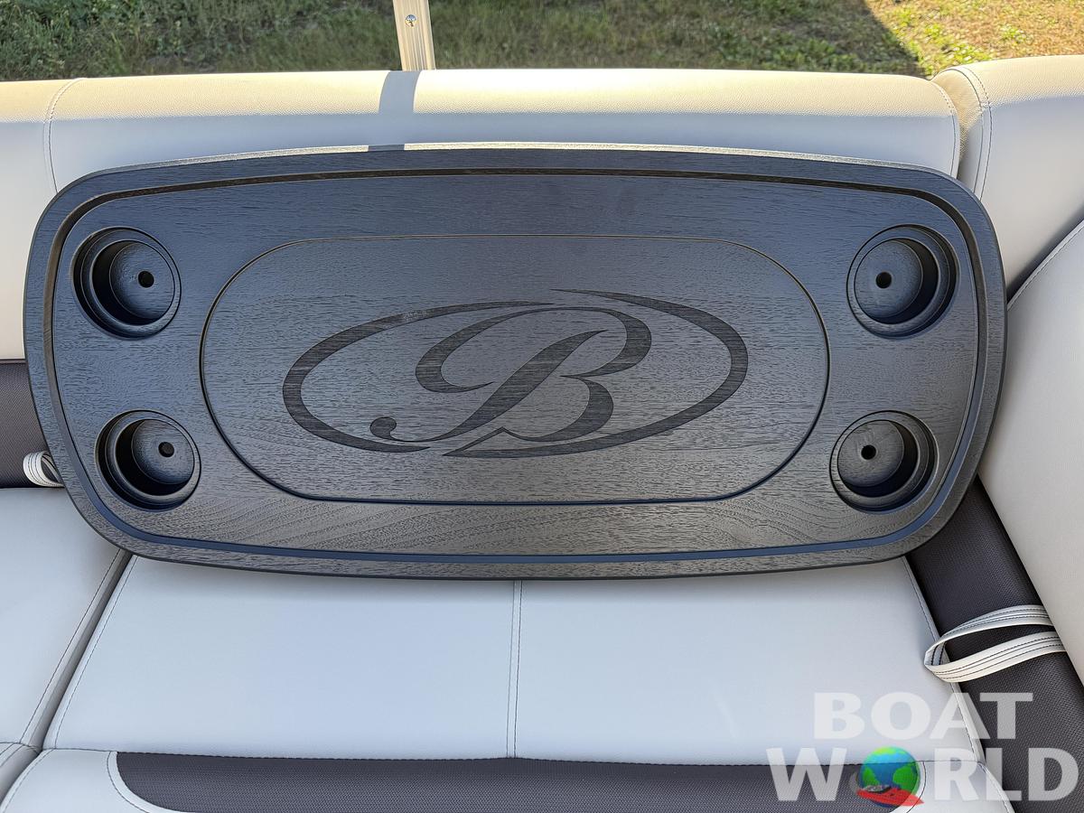 2026 Bentley Pontoons Legacy 220 Navigator DL Quad Lounge