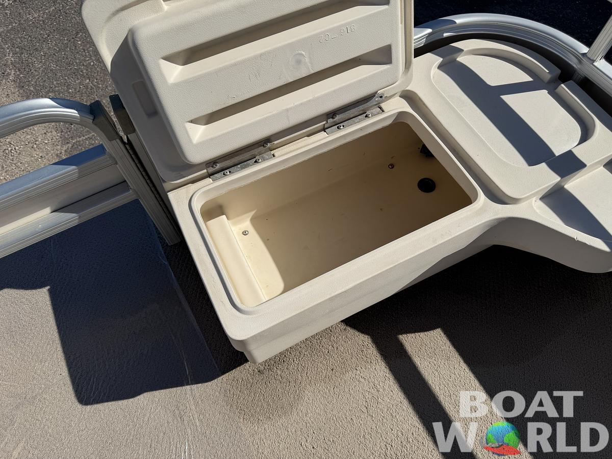 Used 2004 Sweetwater 2222 DF Pontoon