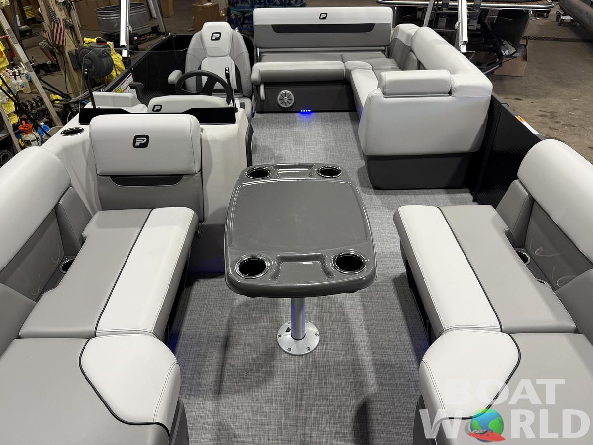2026 Princecraft Vectra 21 RL Swingback Lounge $31995