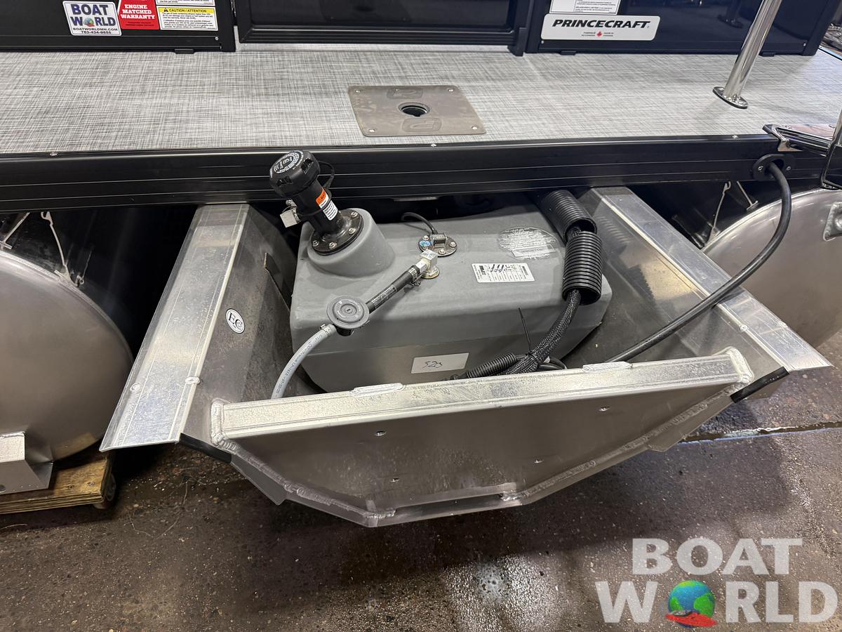 2027 Princecraft Vectra 21 Quad Lounge Pontoon $36995
