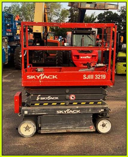 Used 2014 Skyjack SJIII3219 DC Scissor Lift