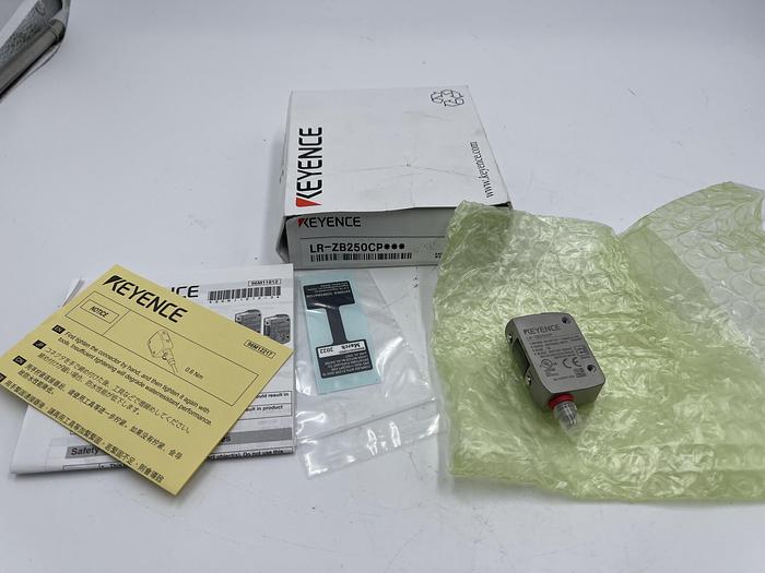KEYENCE LR-ZB250CP
