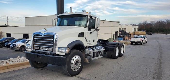 Used 2012 MACK GU713 GRANITE DAYCAB