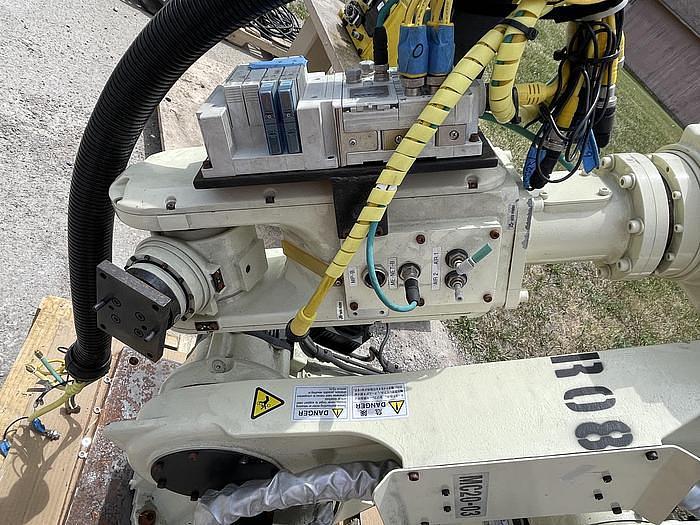 Used NACHI  MC20-03 6 AXIS ROBOT WITH FD CONTROLLER