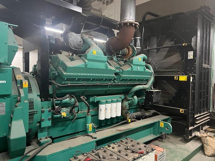 Used Cummins generator very low hours with Stamford alternator