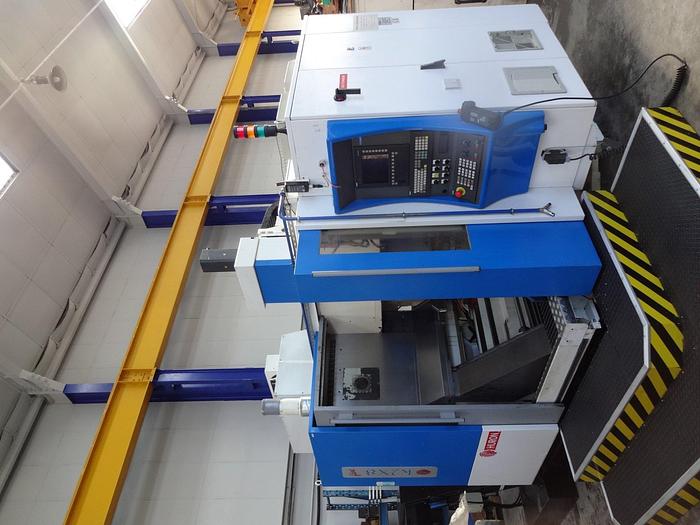 D'occasion Centre de fraisage 5 axes marque Huron type K2X8 / 5-axis milling center Huron K2X8