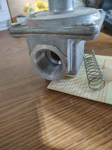 Parts Only M1066X Bakers Pride Pressure Regulator MAXITROL (108)