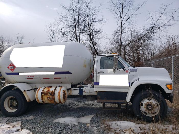 1998 FORD F700 LPG TANK TRUCK