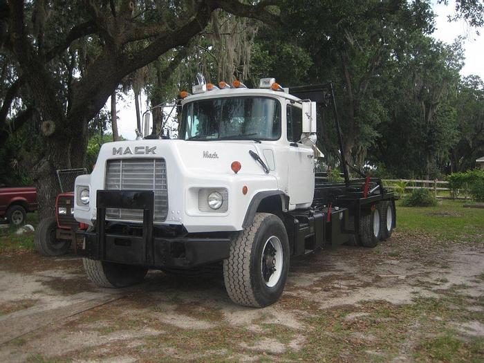 Used 1995 MACK DM690S