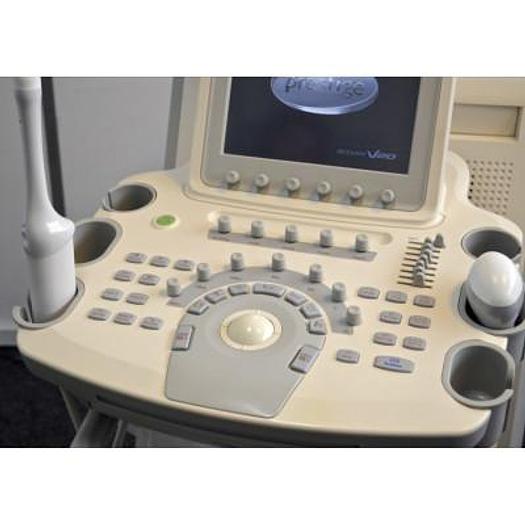 D'occasion ECHOGRAPHE MEDISON ACCUVIX  V20 AVEC SONDE CONVEXE ABDOMINALE 3D/4D VOLUMIQUE ET SONDE ENDOVAGINALE