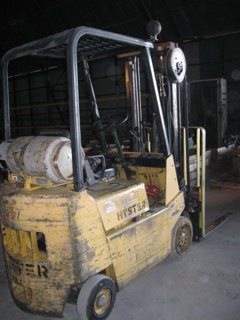 Used 3,500 lb. Hyster Model S30XL LPG Forklift With Side Shifter And Monotrol Transmission; S/N B010B06984K