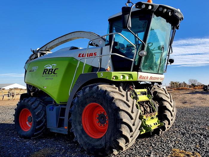 Used 2018 Claas Jaguar 980 Harvester