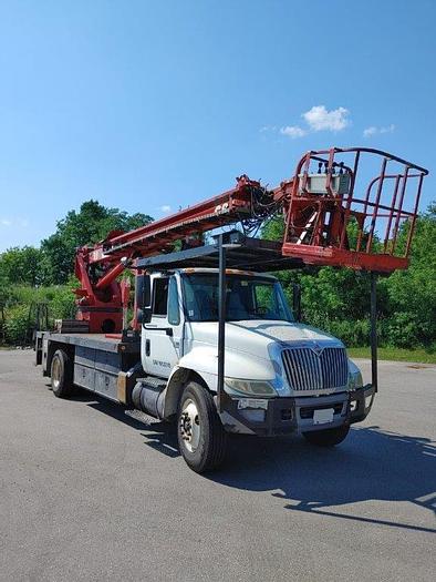 Used Elliott G85R Sign Crane on a 2007 International 4300 Flat Bed Truck - M28079