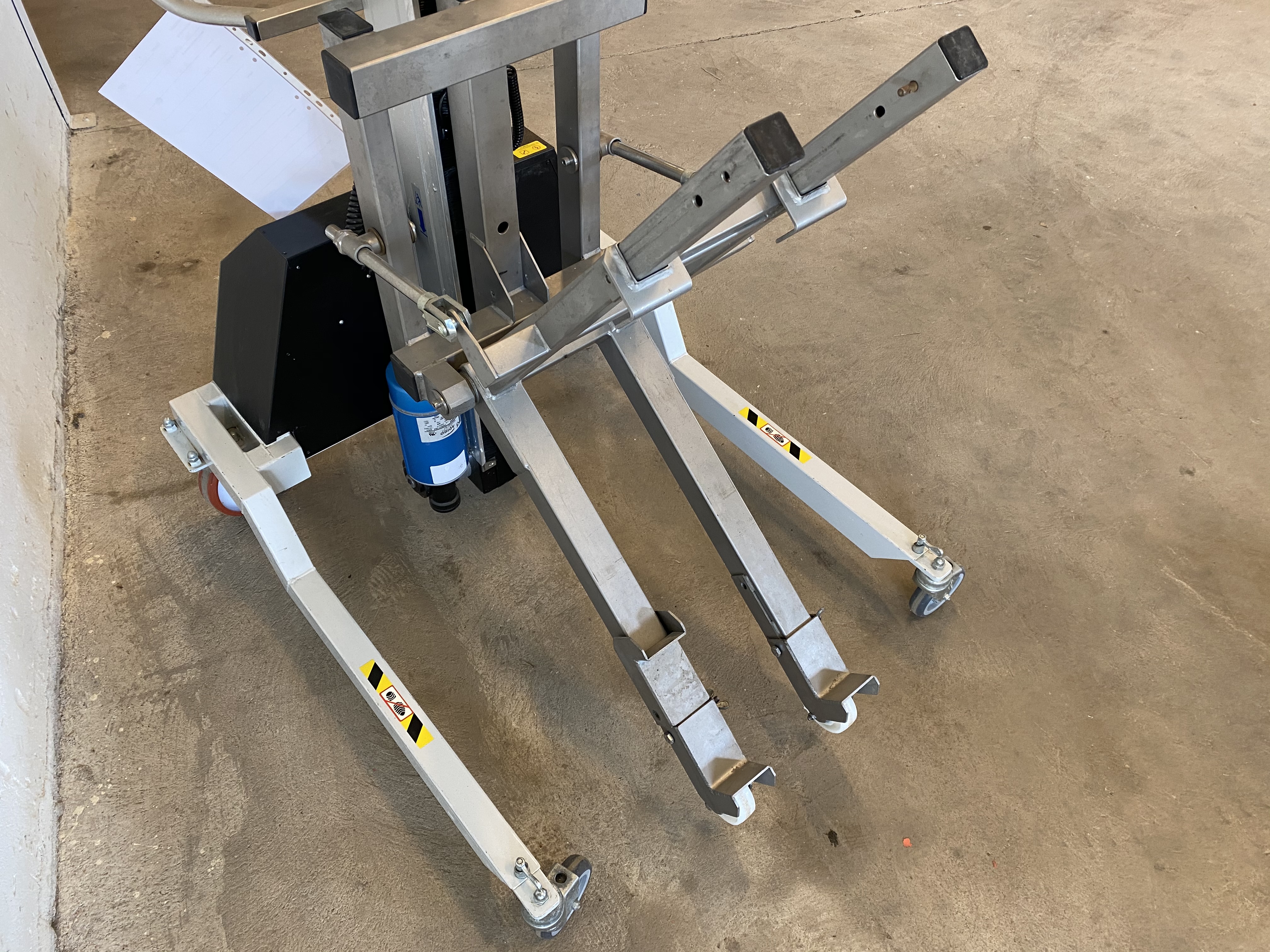 Begagnad Skänkvagnstilt för arbetshöjd 150cm #1142