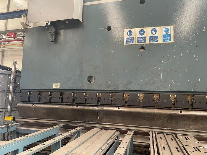 Used 2012 Durma 1100 Ton x 29' Hydraulic Press Brake