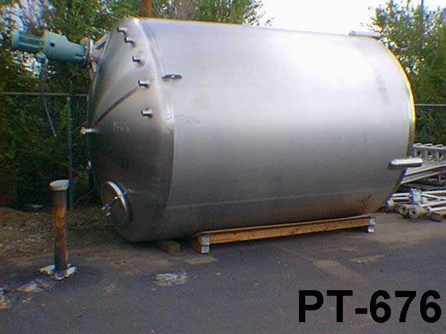 Used 4000 GALLON MIX TANK.  CHERRY BURRELL SERIAL E-441-88