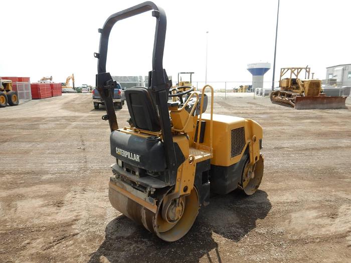 Used 2005 Caterpillar CB-214E