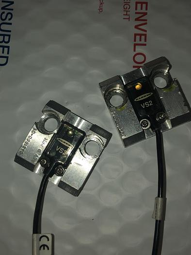 Used Banner VS2 Series Ultra Thin Miniature  Sensor Pair Emitter and Receiver