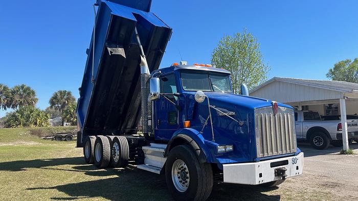 Used 2011 Kenworth T800 Tri-Axle Dump Truck