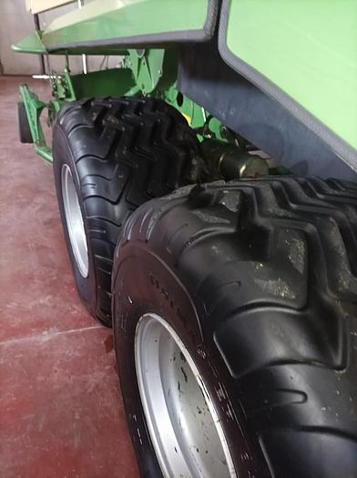 Usato 2004 Krone Big Pack 128 VFS Multicut