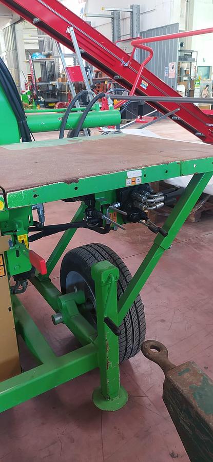 Used 2019 Comap SN SO T 800 con spaccalegna frontale