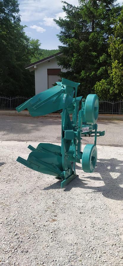 Usato Aratro bivomere Reversibile 2+2 Emmegienne 60