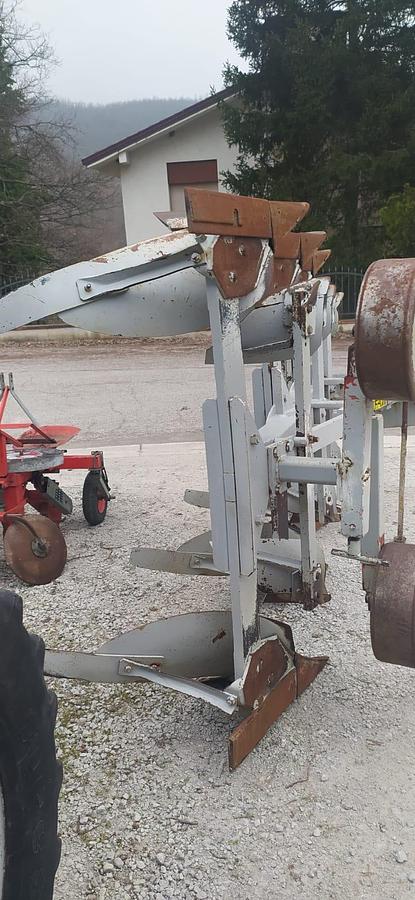 Used Aratro Trivomere Reversibile entro solco ERMO TS3 94