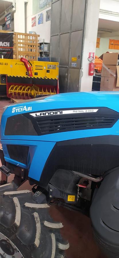 Landini Mistral 60 Serie 2 -060 nuovo con sollevatore anteriore