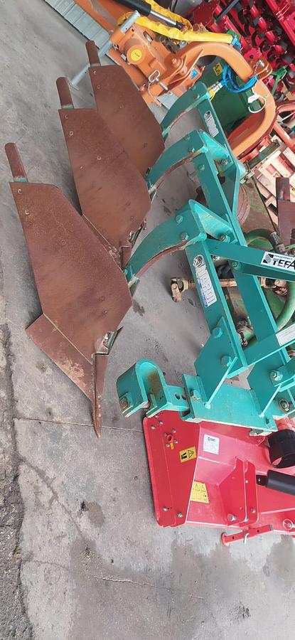 Used   Aratro Nardi BTRAP 48 B trivomere a bure rette e scalpello