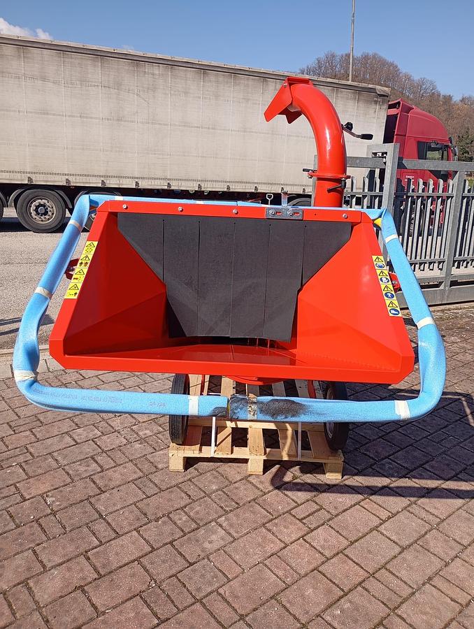 Biotrituratore Professionalecon rullo idraulico Bio 230 Caravaggi