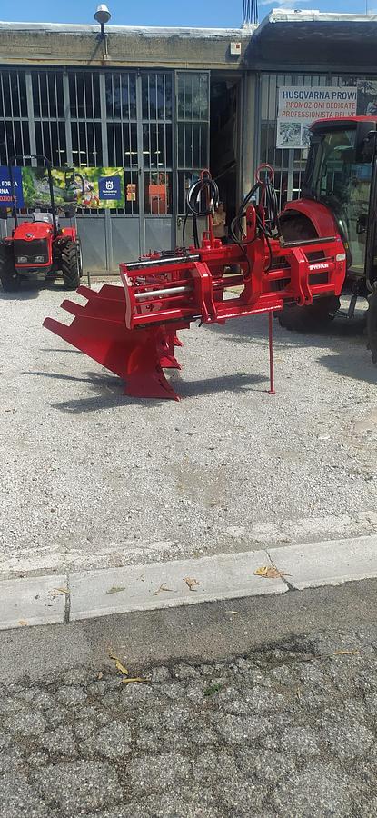Used Aratro trivomere Entro/Fuori solco   2005 Sider.man  AM3VI+ BEFMI