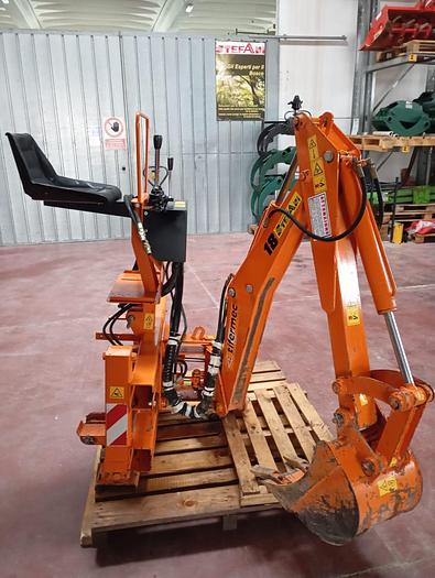 Usato Retroescavatore Tifermec DIG 18